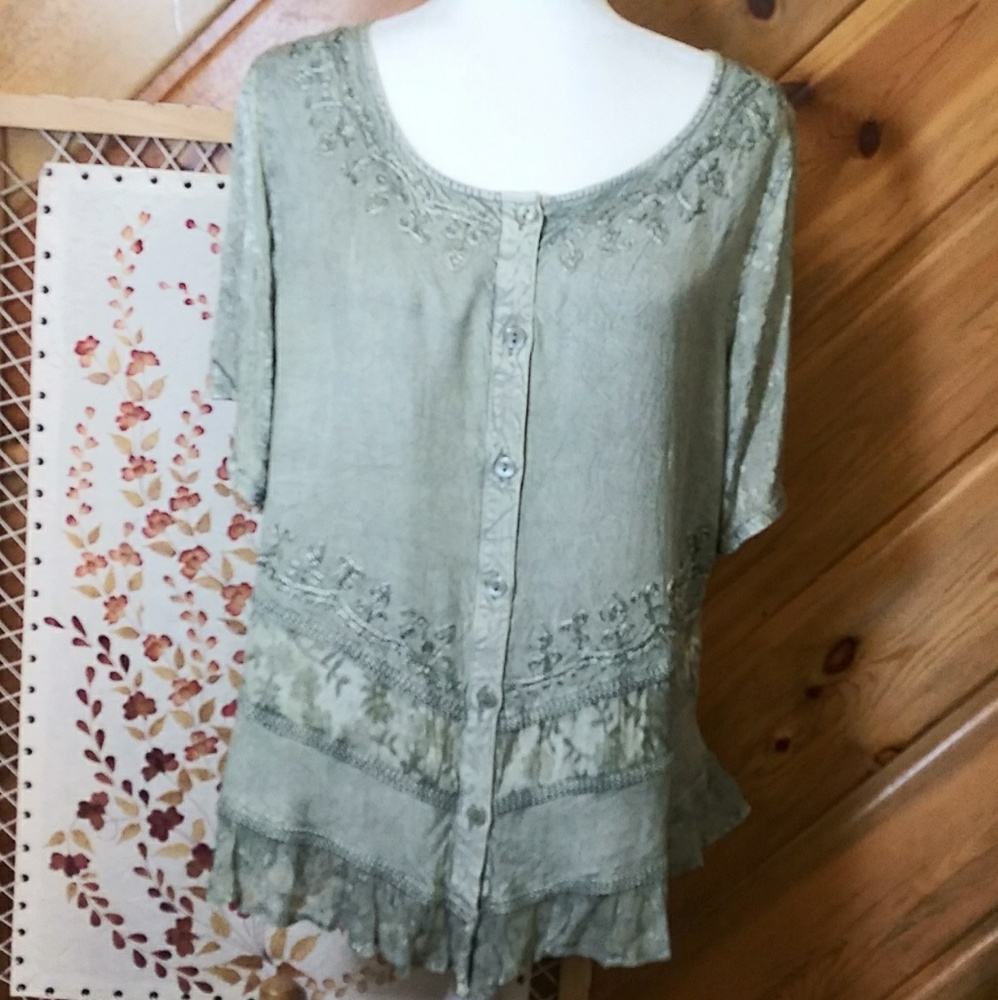 NWT not worn Beautifully Embroidered Green Blouse